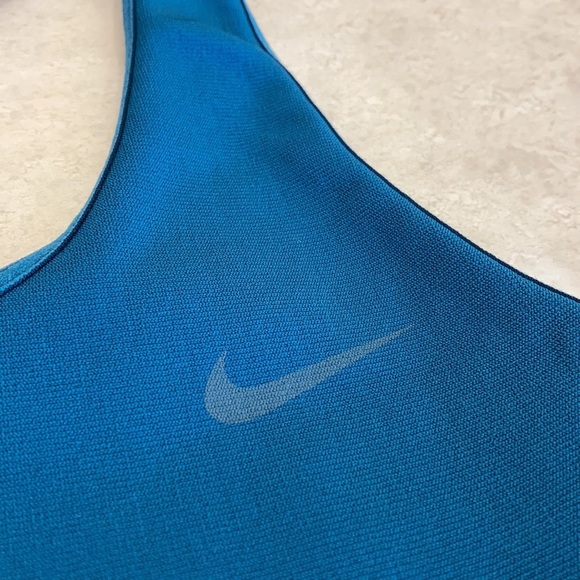 Nike Breathable Compression Teal workout tank - Picture 2 of 9